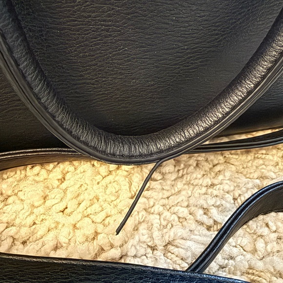 Chic Black Bag - Picture 4 of 6